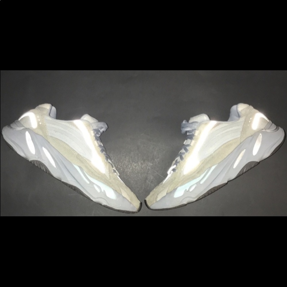 Yeezy 700 v2 Hospital Blue(Authentic)